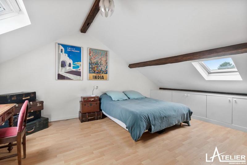 Maison - 230 m² - 8 pièces