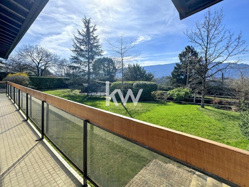 Maison - 321 m² - 11 pièces