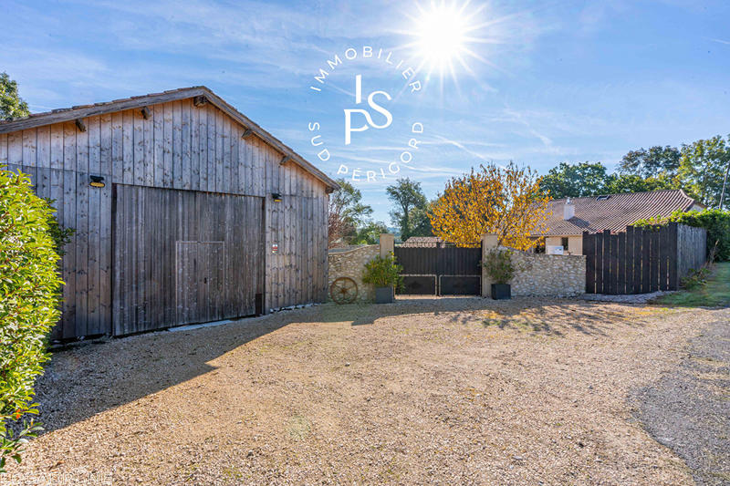 Maison - 200 m² - 5 pièces