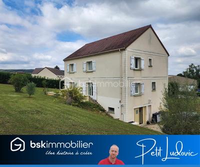 Maison traditionnelle - 173 m² - 7 pièces