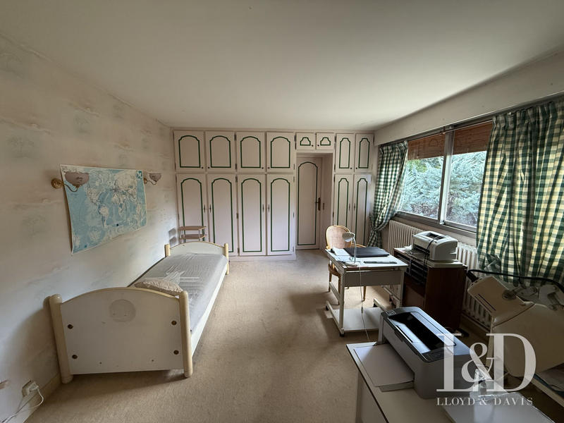 Maison - 236 m² - 7 pièces