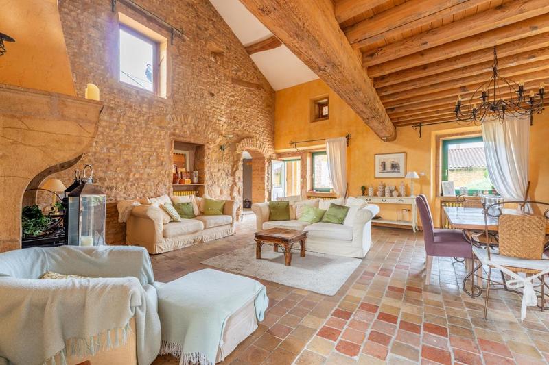 Maison - 212 m² - 5 pièces