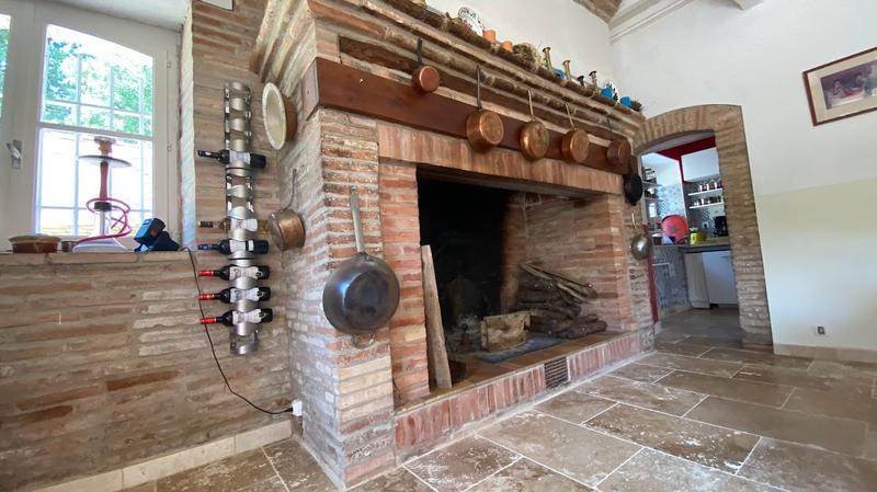 Maison - 560 m² - 13 pièces