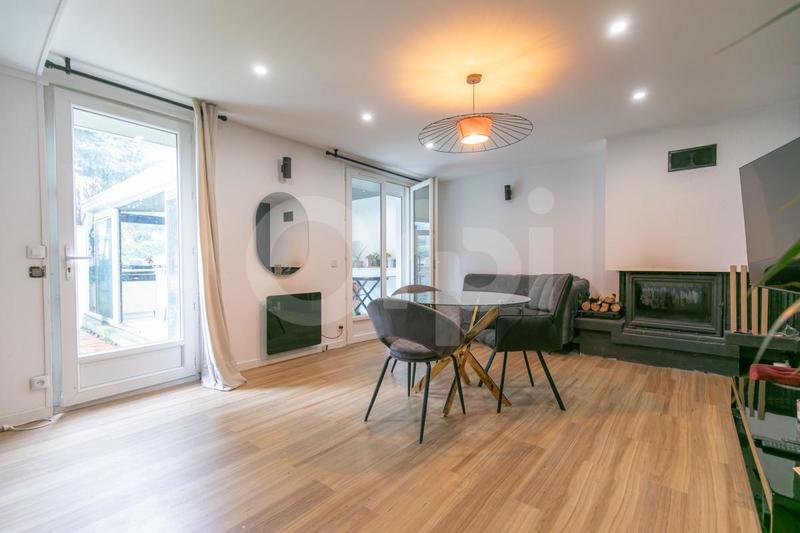 Appartement - 80 m² - 3 pièces