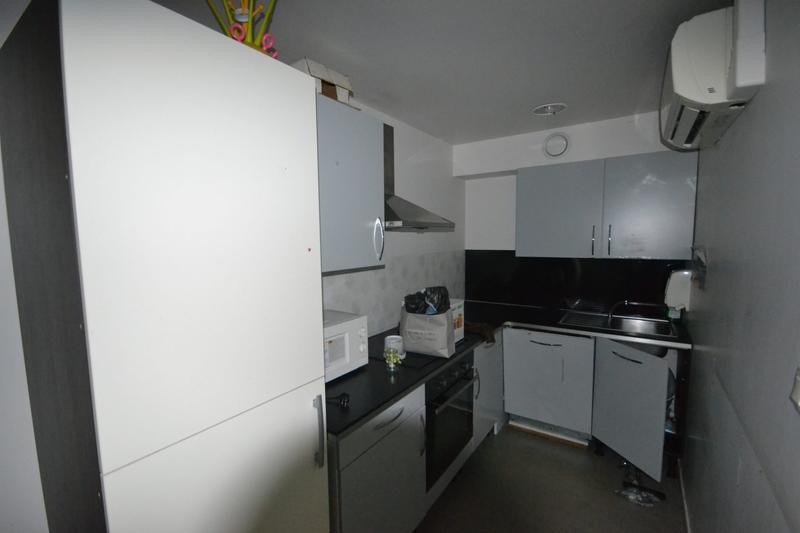 Local d'activités - 65 m² - 6 pièces