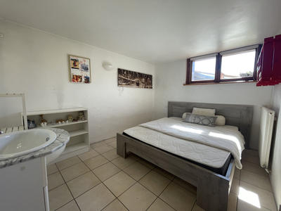 Maison - 210 m² - 7 pièces