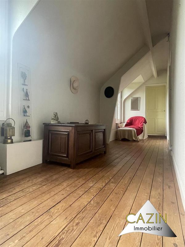 Maison - 287 m² - 10 pièces