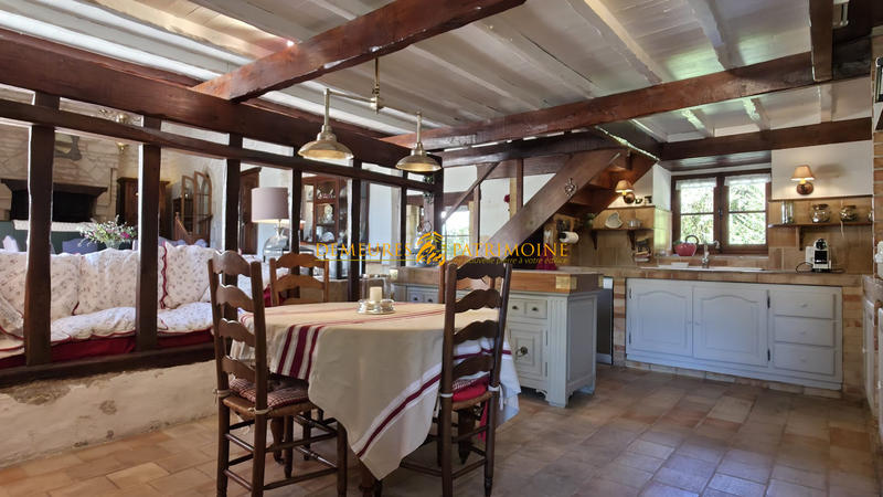 Maison - 250 m² - 7 pièces