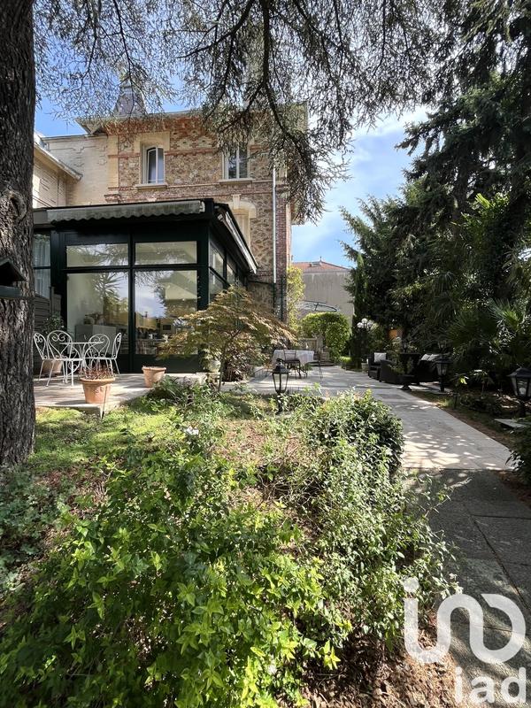 Maison - 200 m² - 6 pièces