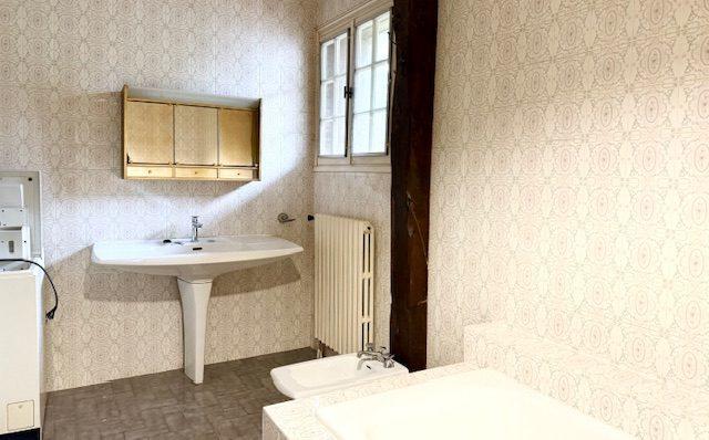 Maison ancienne - 220 m² - 12 pièces