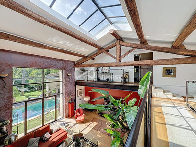 Maison - 220 m² - 8 pièces