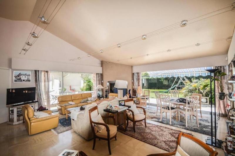 Maison - 227 m² - 6 pièces