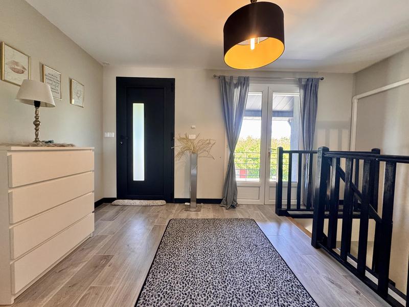 Villa - 225 m² - 8 pièces