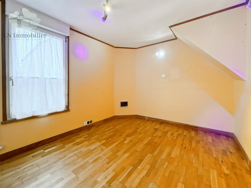 Maison - 150 m² - 9 pièces