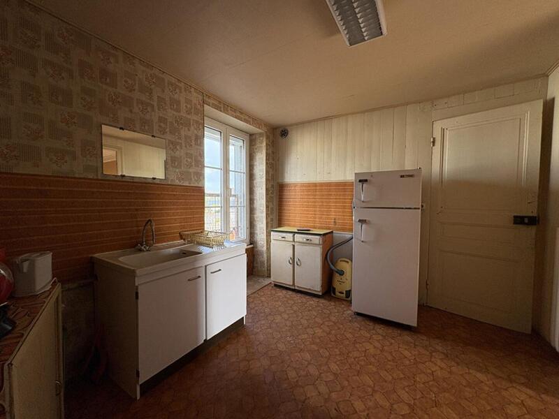 Maison - 214 m² - 11 pièces