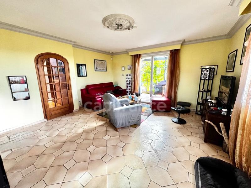Maison - 197 m² - 8 pièces