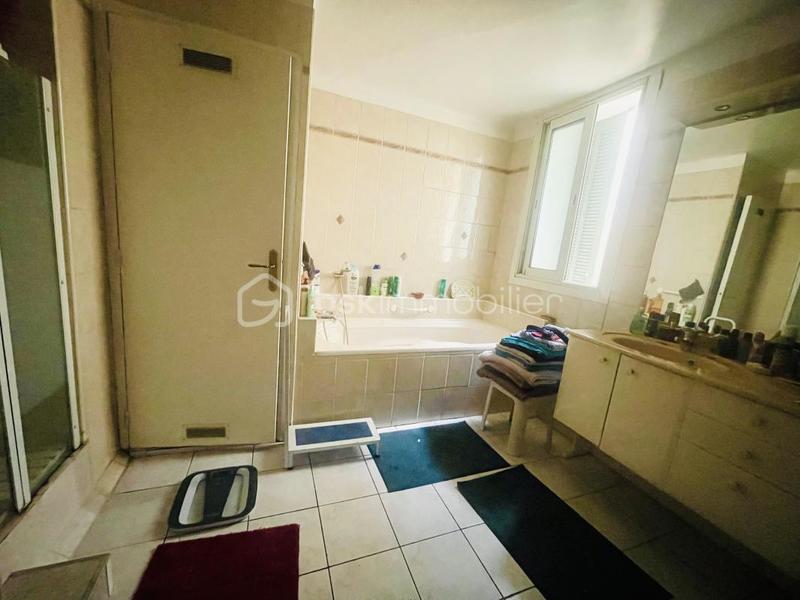 Appartement - 100 m² - 4 pièces