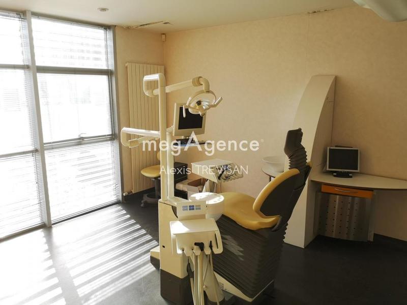 Local commercial - 180 m² - 9 pièces