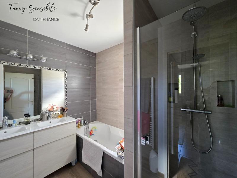 Maison - 92 m² - 4 pièces