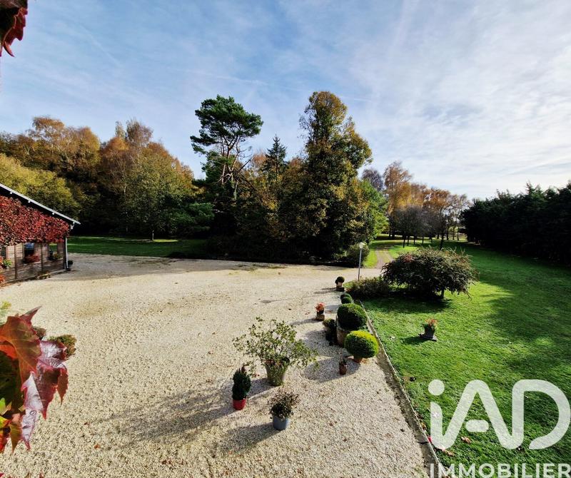 Maison - 222 m² - 12 pièces