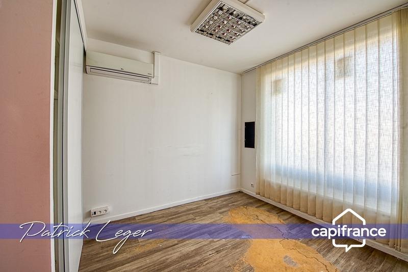 Local d'activité / Entrepôt - 160 m² - 8 pièces