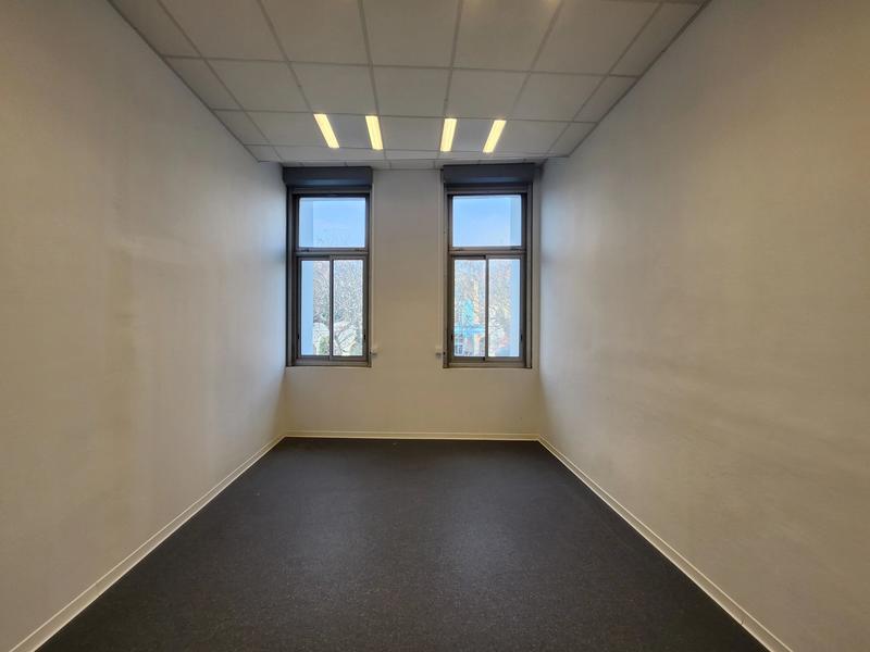 Bureau - 180 m² - 4 pièces