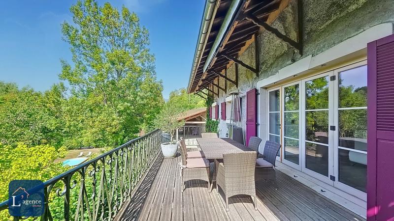 Maison - 194 m² - 7 pièces