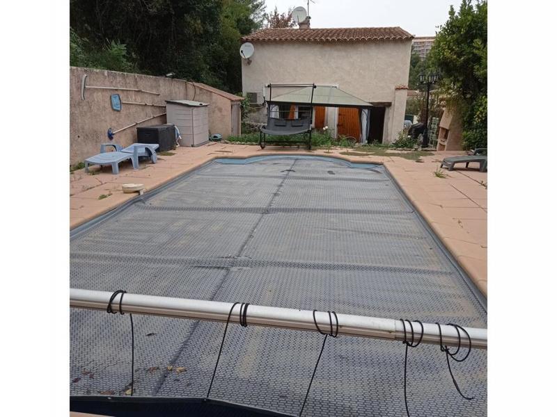 Propriété - 230 m² - 6 pièces