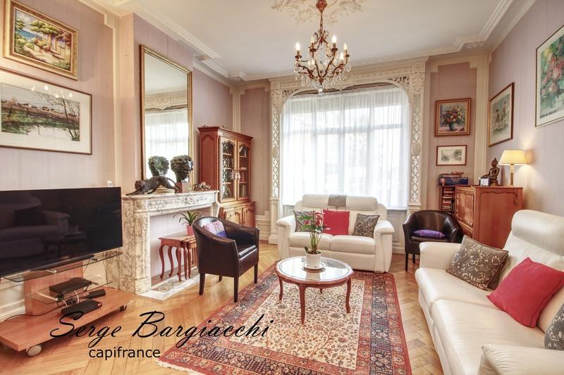 Maison bourgeoise - 214 m² - 8 pièces