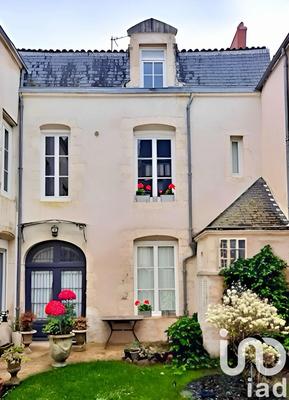 Maison - 203 m² - 14 pièces