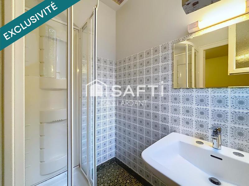 Maison - 220 m² - 8 pièces