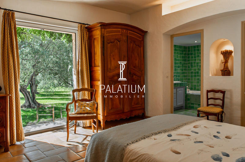 Mas - 311 m² - 12 pièces