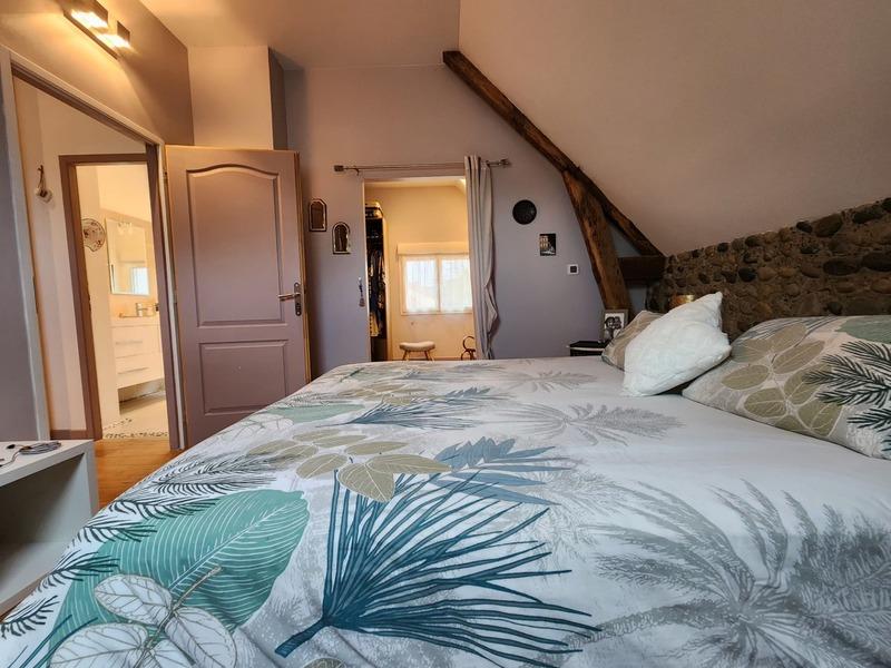 Maison en pierre - 241 m² - 9 pièces