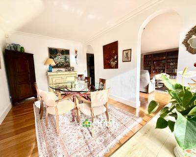 Appartement - 141 m² - 5 pièces