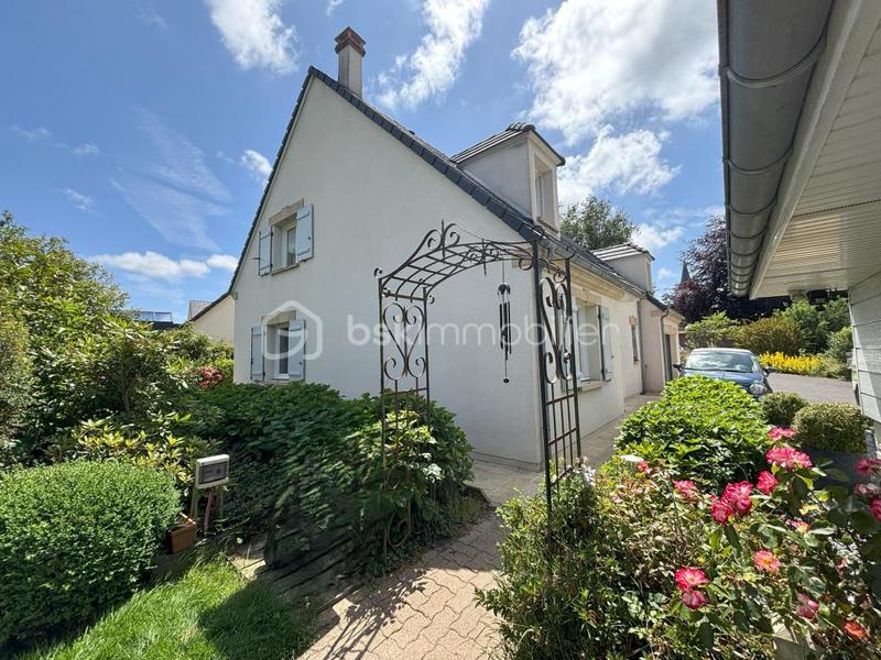 Maison traditionnelle - 200 m² - 6 pièces