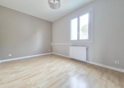 Appartement - 93 m² - 5 pièces