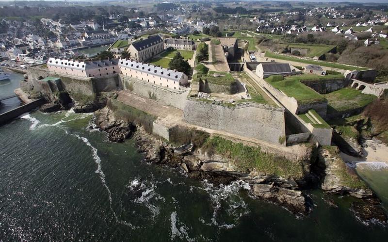 Maison - 350 m² - 21 pièces