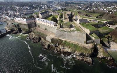 Maison - 350 m² - 21 pièces