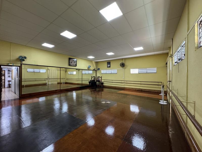 Local commercial - 340 m² - 5 pièces