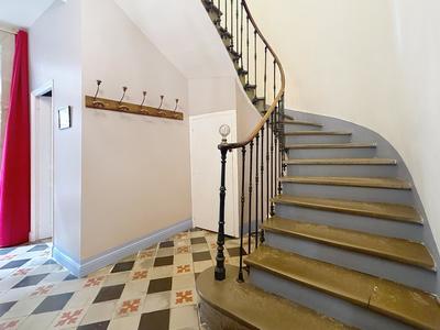 Maison - 265 m² - 10 pièces