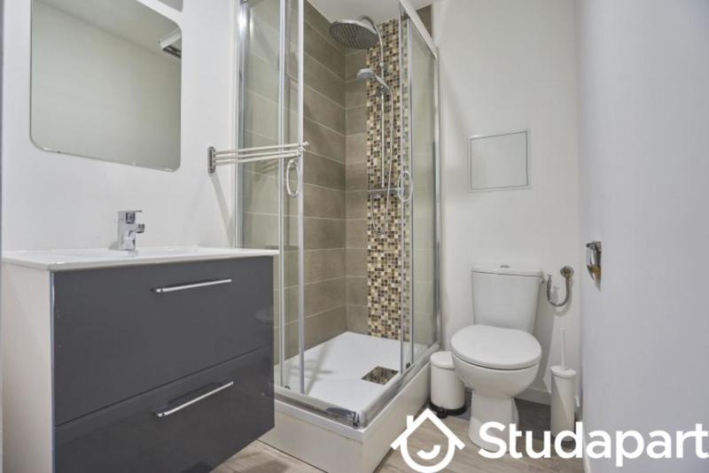 Chambre - 13 m² - 1 pièce