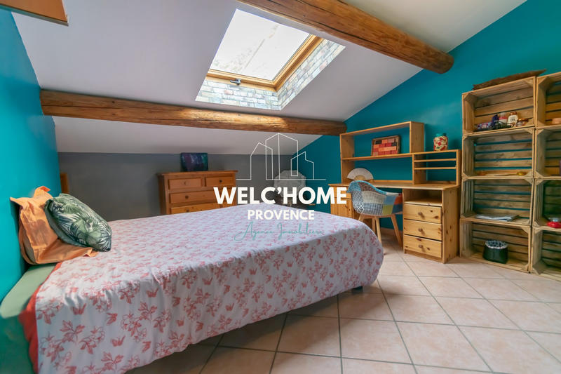 Maison - 210 m² - 8 pièces