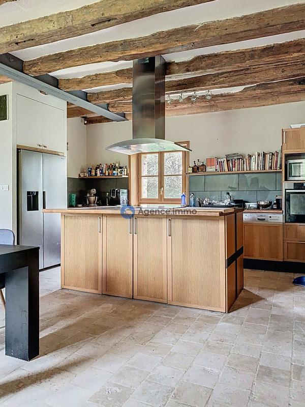 Maison - 232 m² - 8 pièces