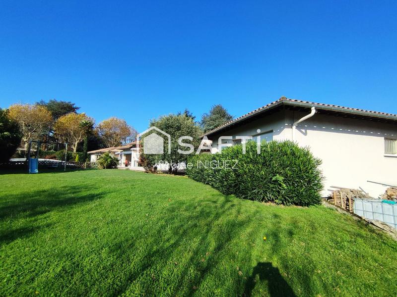 Maison - 228 m² - 6 pièces