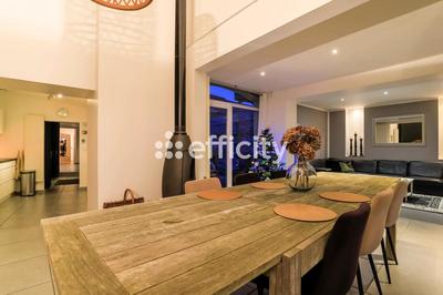 Maison - 190 m² - 6 pièces