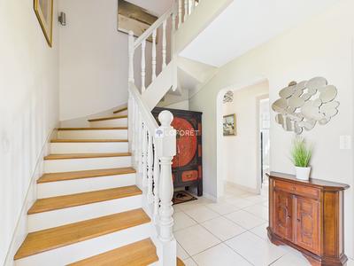 Maison - 186 m² - 8 pièces