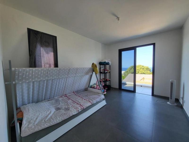 Villa - 100 m² - 4 pièces