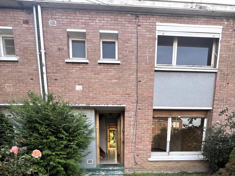 Maison - 99 m² - 5 pièces