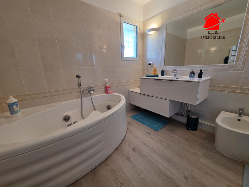 Appartement - 103 m² - 4 pièces