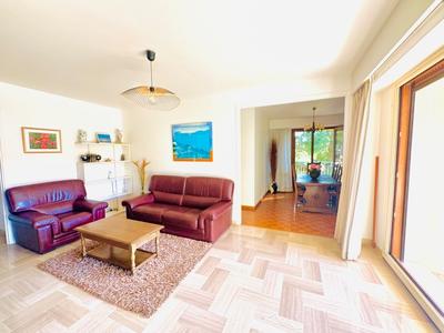 Appartement - 101 m² - 5 pièces